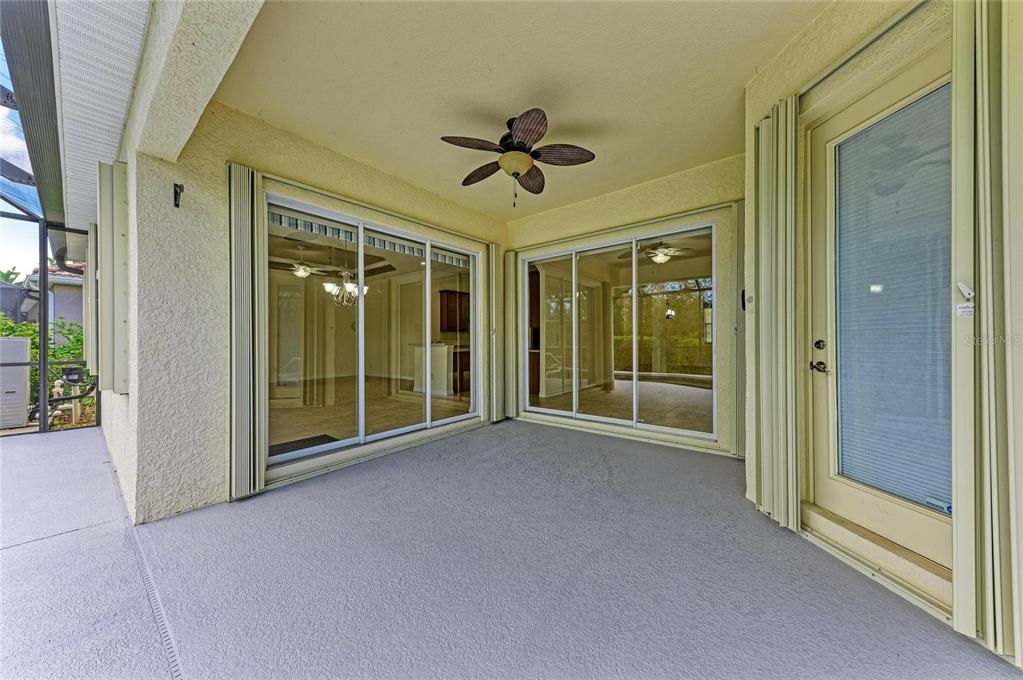En Venta: $599,999 (4 camas, 2 baños, 2425 Pies cuadrados)