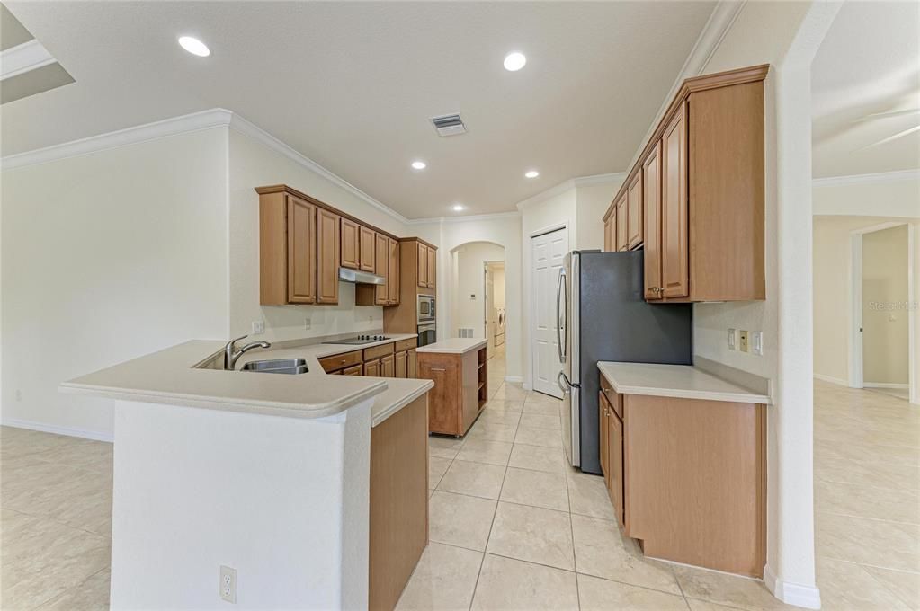 En Venta: $599,999 (4 camas, 2 baños, 2425 Pies cuadrados)