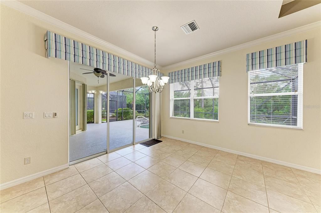 En Venta: $599,999 (4 camas, 2 baños, 2425 Pies cuadrados)