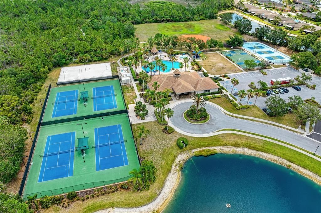 En Venta: $599,999 (4 camas, 2 baños, 2425 Pies cuadrados)
