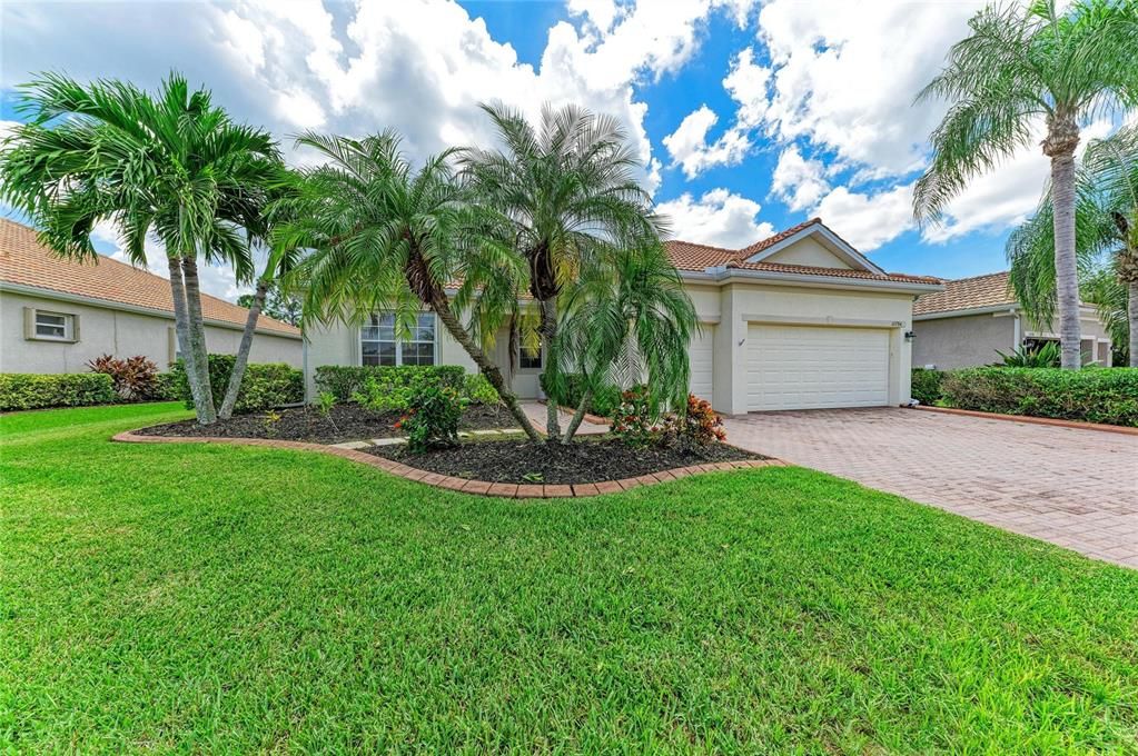 En Venta: $599,999 (4 camas, 2 baños, 2425 Pies cuadrados)