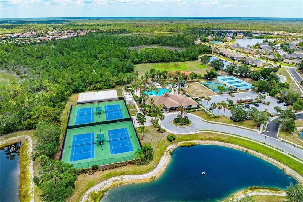 En Venta: $599,999 (4 camas, 2 baños, 2425 Pies cuadrados)