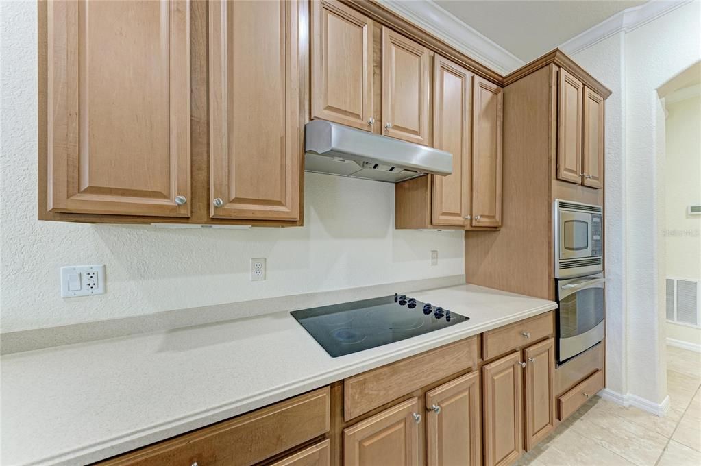 En Venta: $599,999 (4 camas, 2 baños, 2425 Pies cuadrados)