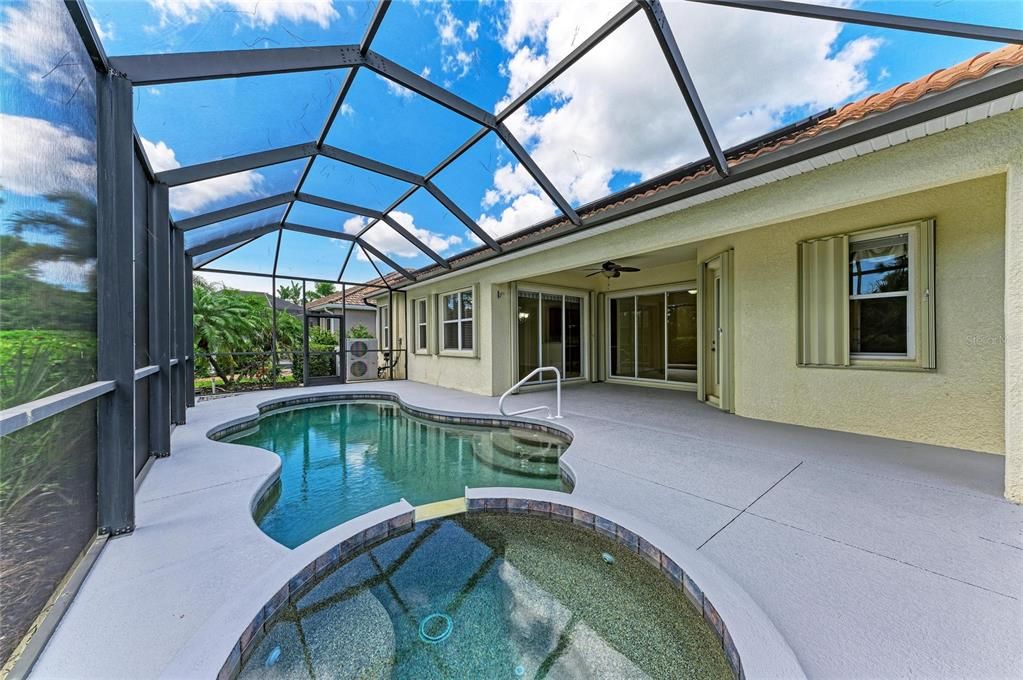 En Venta: $599,999 (4 camas, 2 baños, 2425 Pies cuadrados)
