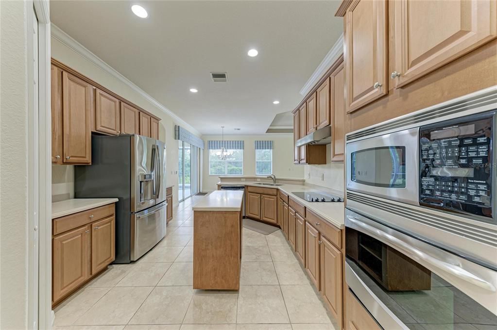 En Venta: $599,999 (4 camas, 2 baños, 2425 Pies cuadrados)