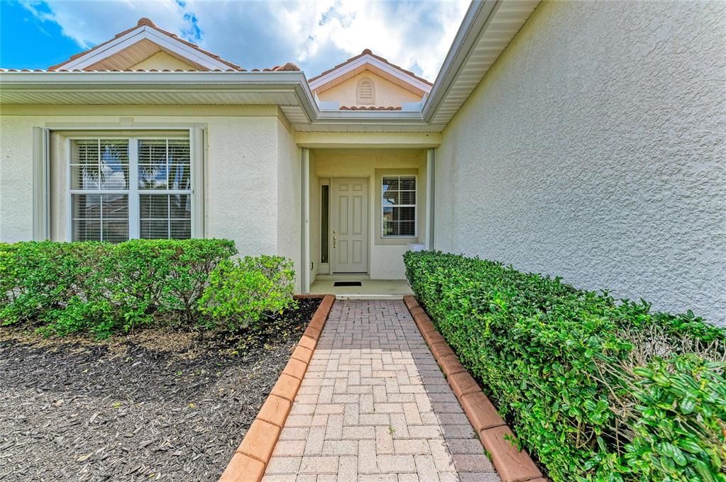 En Venta: $599,999 (4 camas, 2 baños, 2425 Pies cuadrados)