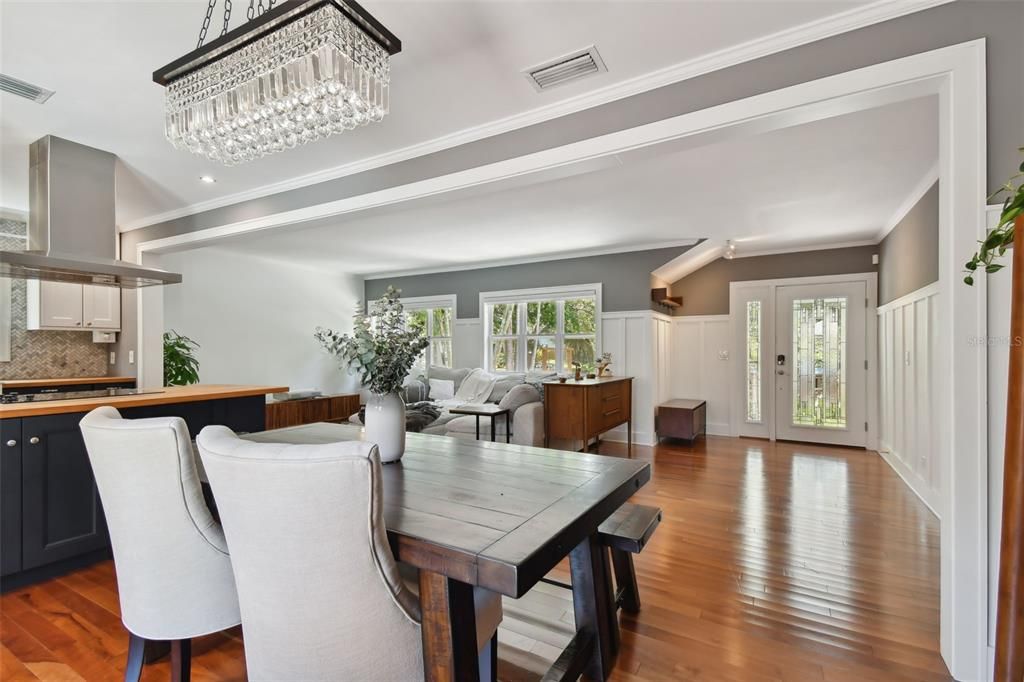 For Rent: $3,950 (2 beds, 1 baths, 1231 Square Feet)