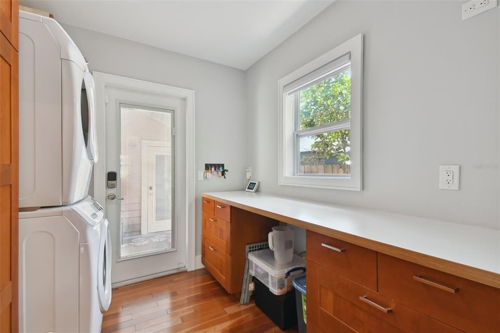 For Rent: $3,950 (2 beds, 1 baths, 1231 Square Feet)