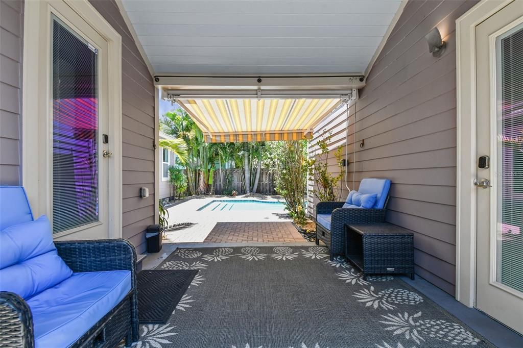 For Rent: $3,950 (2 beds, 1 baths, 1231 Square Feet)