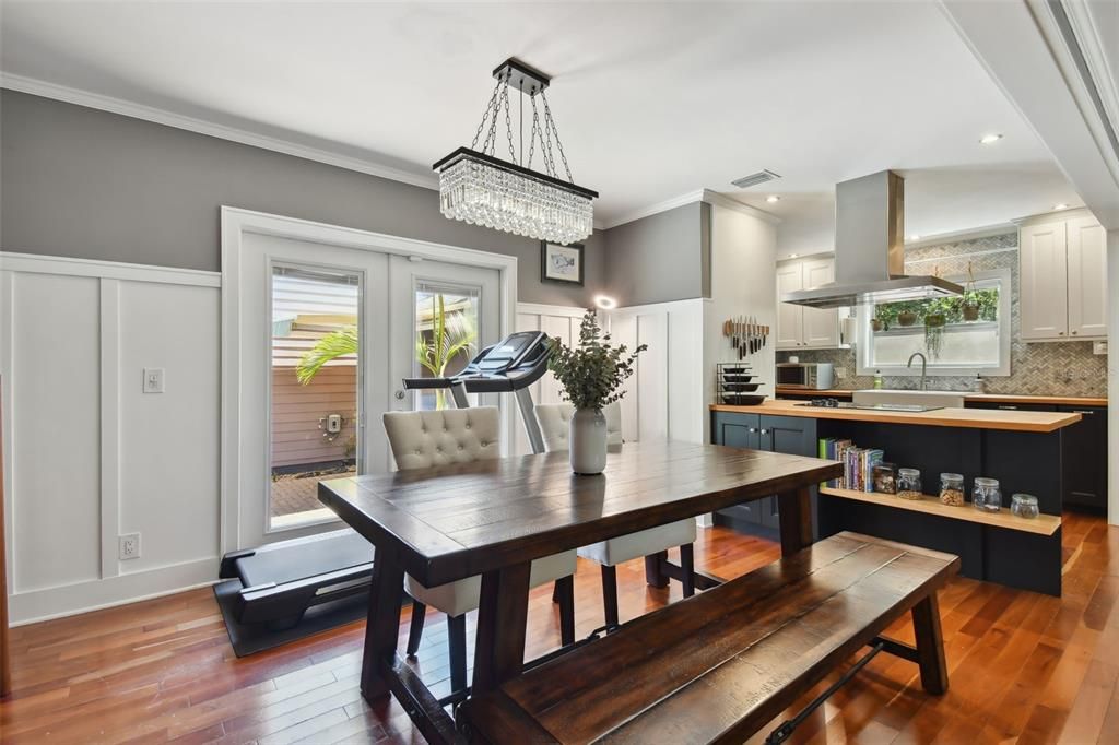 For Rent: $3,950 (2 beds, 1 baths, 1231 Square Feet)