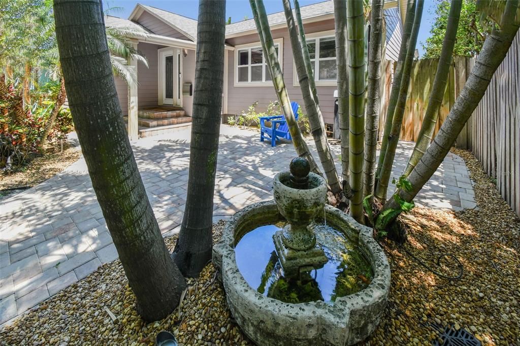 For Rent: $3,950 (2 beds, 1 baths, 1231 Square Feet)