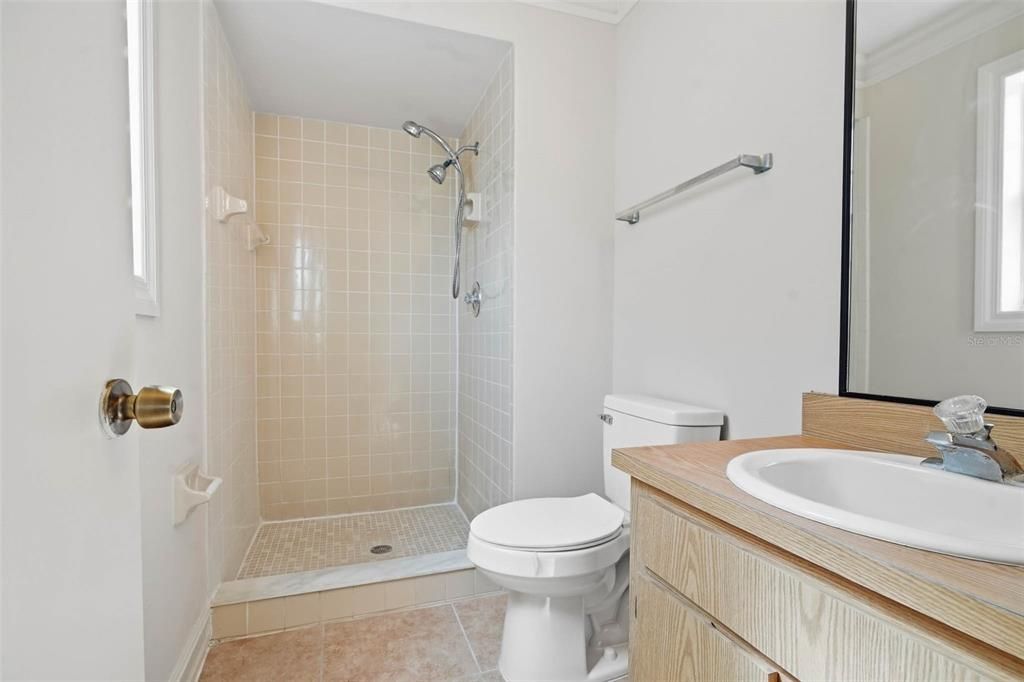 На продажу: $249,900 (3 спален, 2 ванн, 1080 Квадратных фут)