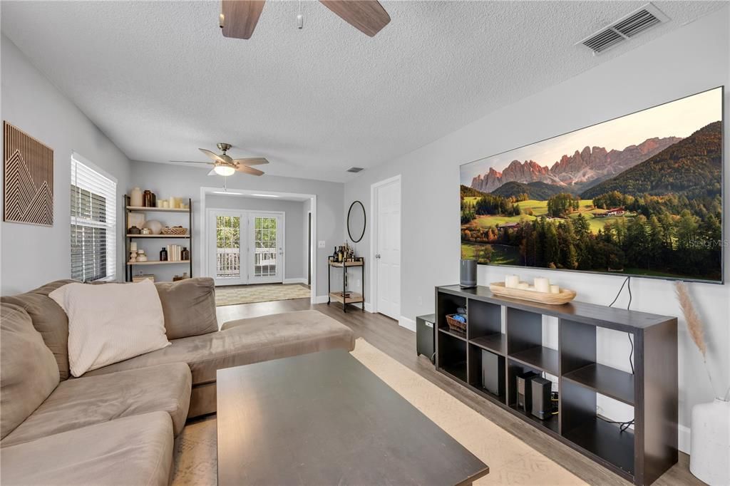 For Rent: $2,700 (2 beds, 2 baths, 1412 Square Feet)