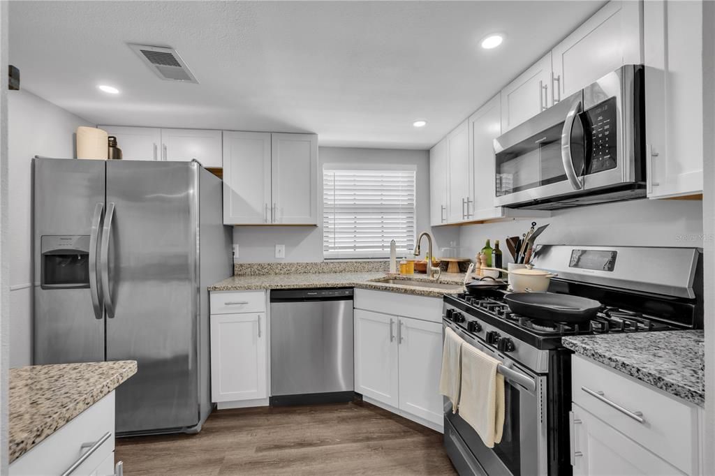 For Rent: $2,700 (2 beds, 2 baths, 1412 Square Feet)
