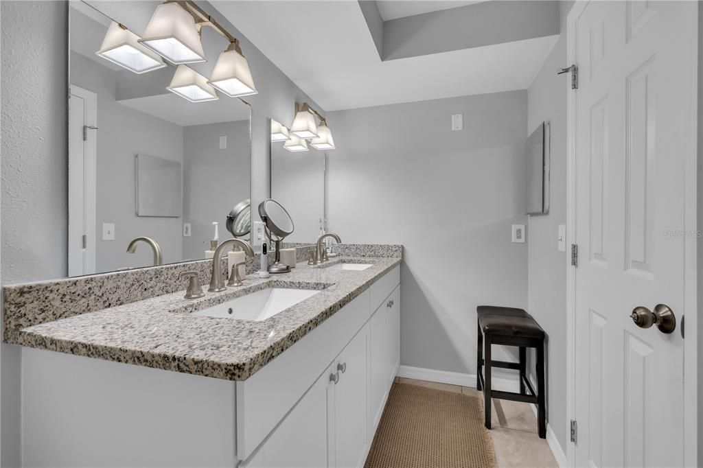 For Rent: $2,700 (2 beds, 2 baths, 1412 Square Feet)