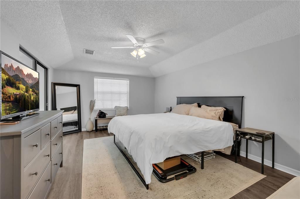 For Rent: $2,700 (2 beds, 2 baths, 1412 Square Feet)