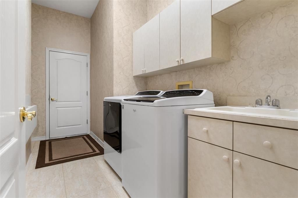 На продажу: $450,000 (3 спален, 2 ванн, 2450 Квадратных фут)