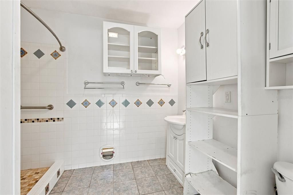 Activo con contrato: $495,000 (3 camas, 1 baños, 1277 Pies cuadrados)