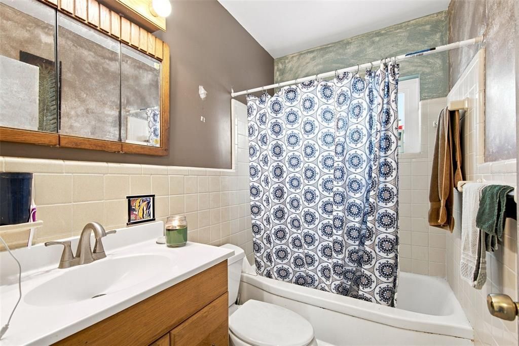 Activo con contrato: $495,000 (3 camas, 1 baños, 1277 Pies cuadrados)