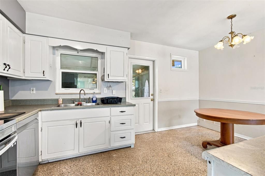 Activo con contrato: $495,000 (3 camas, 1 baños, 1277 Pies cuadrados)