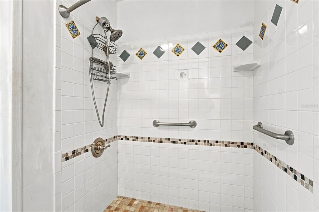 Activo con contrato: $495,000 (3 camas, 1 baños, 1277 Pies cuadrados)