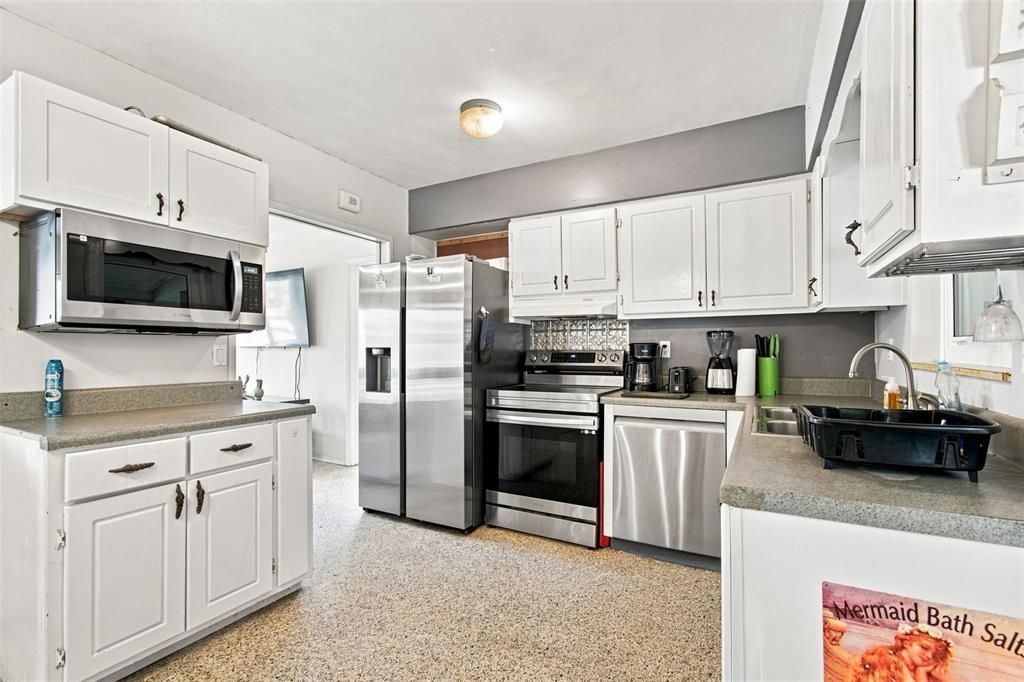 Activo con contrato: $495,000 (3 camas, 1 baños, 1277 Pies cuadrados)