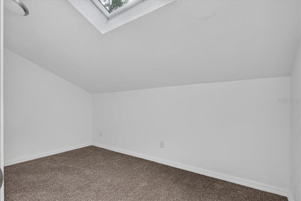На продажу: $214,999 (2 спален, 2 ванн, 1051 Квадратных фут)