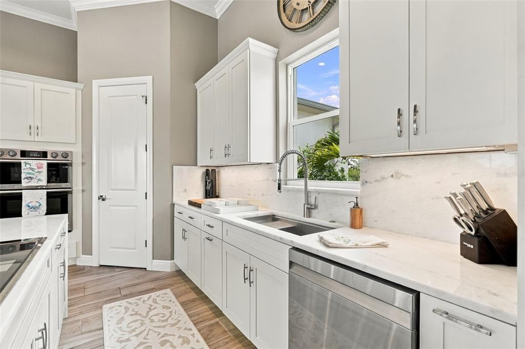 For Sale: $640,000 (3 beds, 2 baths, 1728 Square Feet)