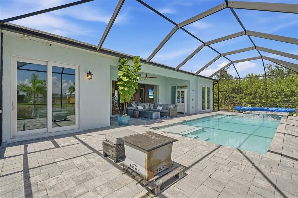 For Sale: $640,000 (3 beds, 2 baths, 1728 Square Feet)