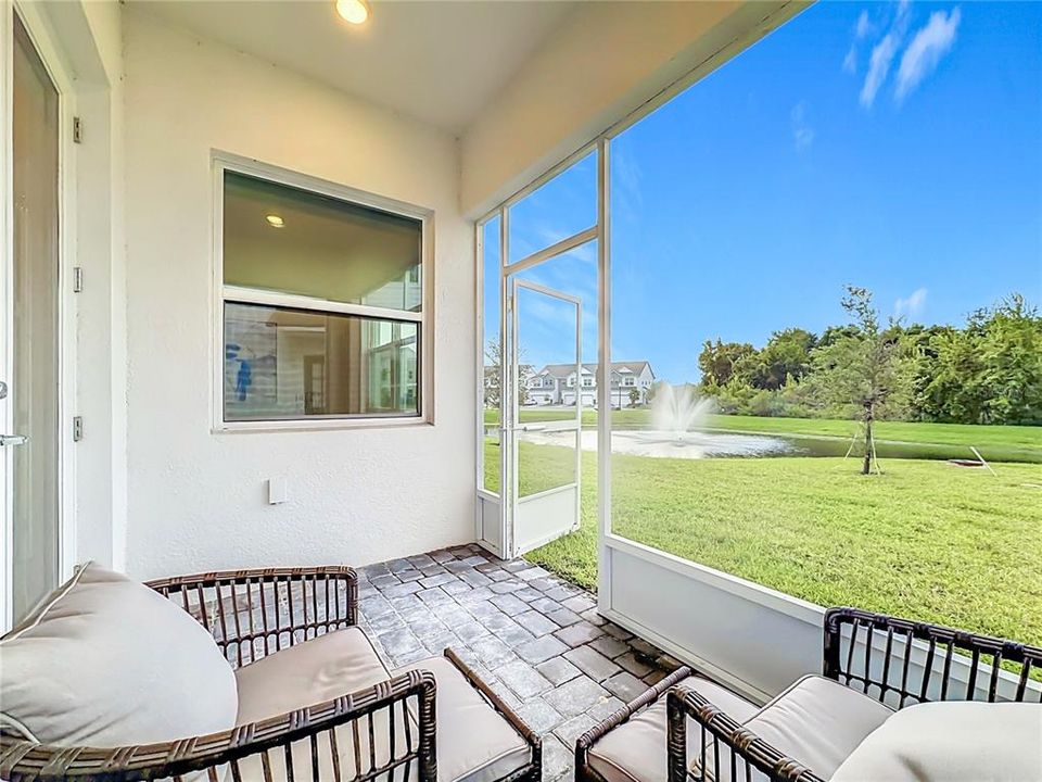 En Venta: $469,000 (3 camas, 3 baños, 1940 Pies cuadrados)