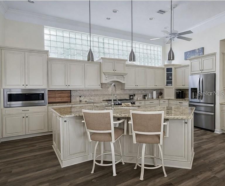Active With Contract: $499,000 (3 beds, 3 baths, 2547 Square Feet)