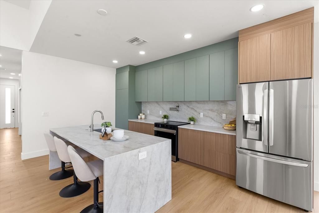 В аренду: $4,990 (3 спален, 3 ванн, 2155 Квадратных фут)