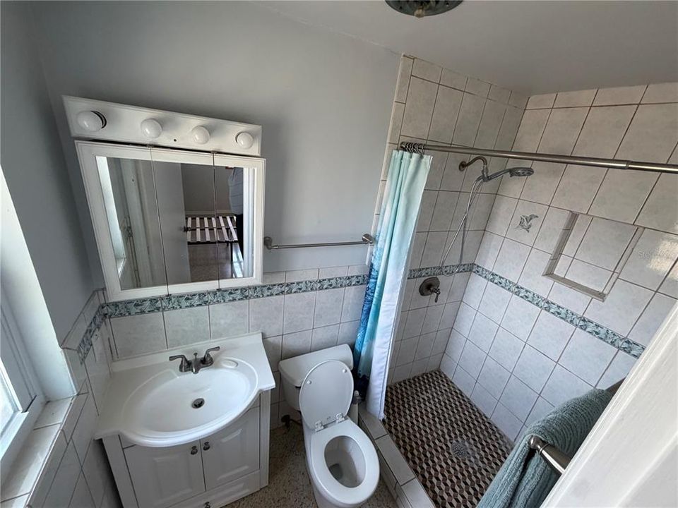 For Rent: $2,095 (3 beds, 2 baths, 1352 Square Feet)