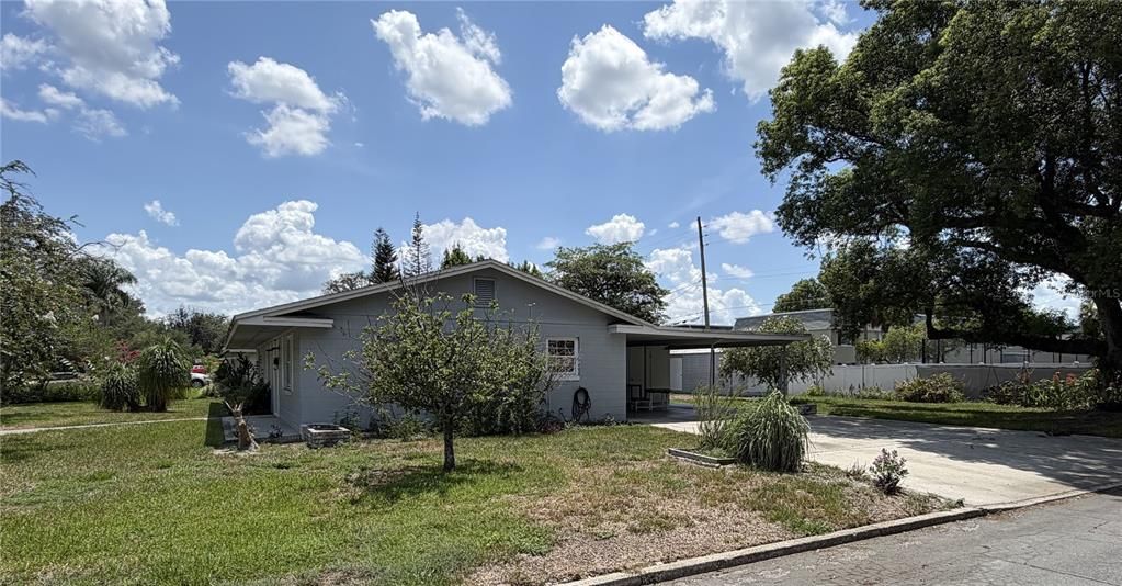 For Rent: $2,095 (3 beds, 2 baths, 1352 Square Feet)