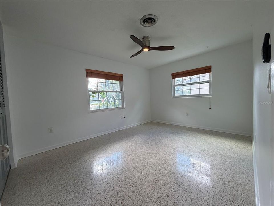 For Rent: $2,095 (3 beds, 2 baths, 1352 Square Feet)
