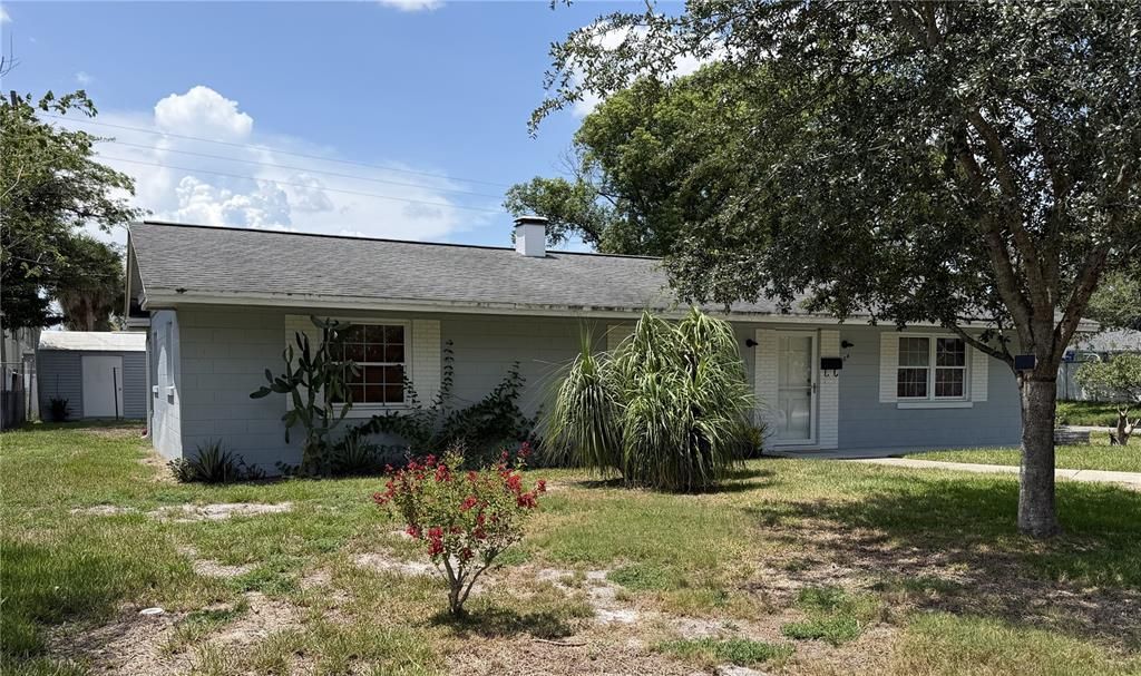 For Rent: $2,095 (3 beds, 2 baths, 1352 Square Feet)