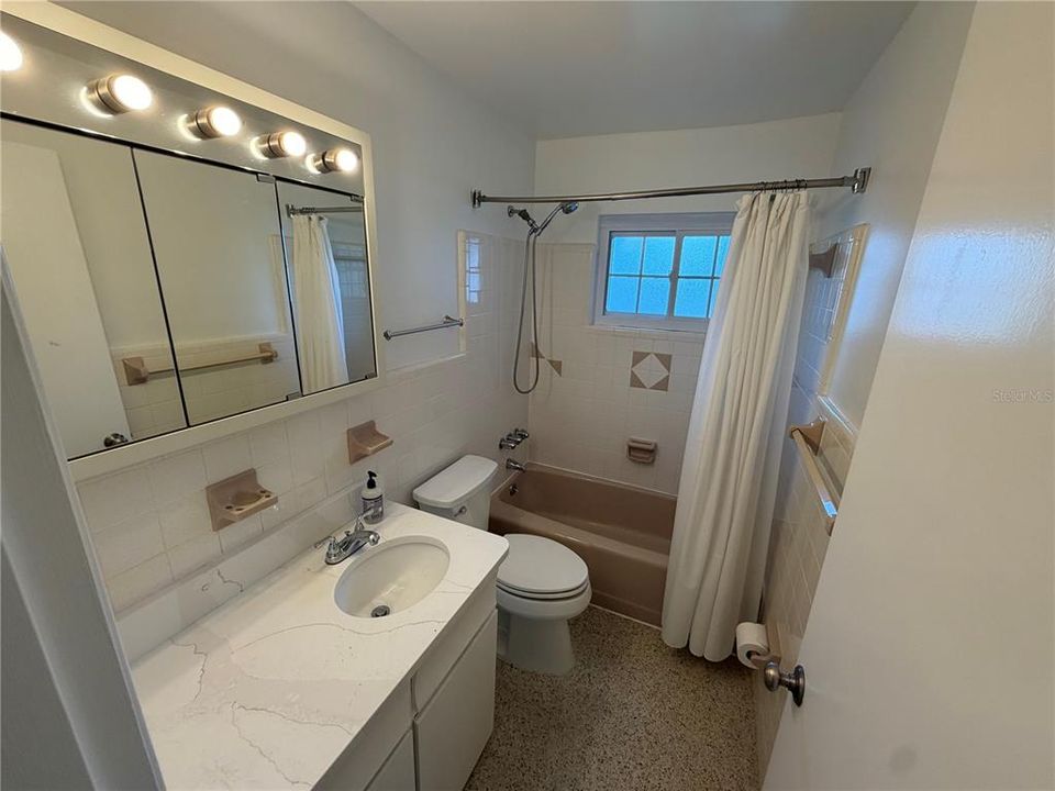 For Rent: $2,095 (3 beds, 2 baths, 1352 Square Feet)