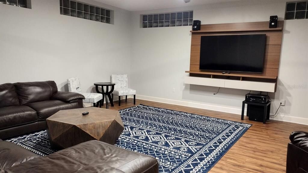 En Venta: $929,000 (4 camas, 4 baños, 3330 Pies cuadrados)