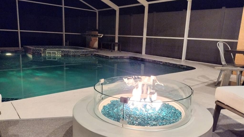 En Venta: $929,000 (4 camas, 4 baños, 3330 Pies cuadrados)