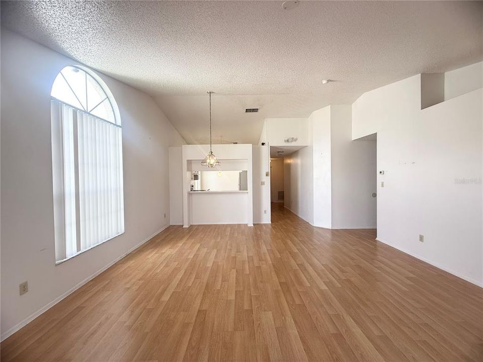 En Venta: $339,000 (3 camas, 2 baños, 1410 Pies cuadrados)