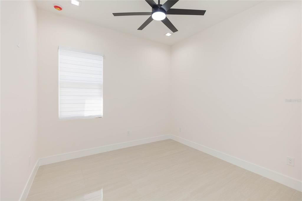 En Venta: $745,000 (4 camas, 3 baños, 2388 Pies cuadrados)