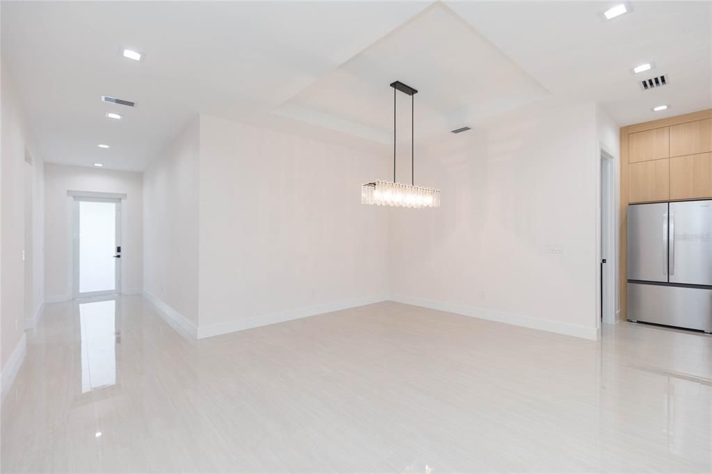 En Venta: $745,000 (4 camas, 3 baños, 2388 Pies cuadrados)