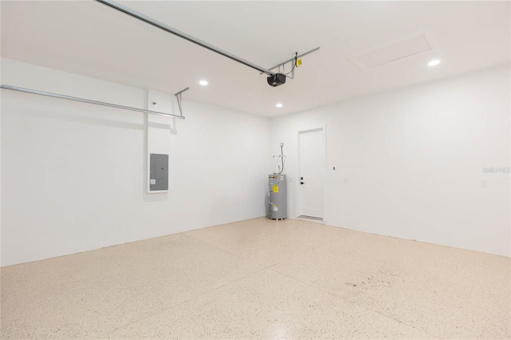 En Venta: $745,000 (4 camas, 3 baños, 2388 Pies cuadrados)