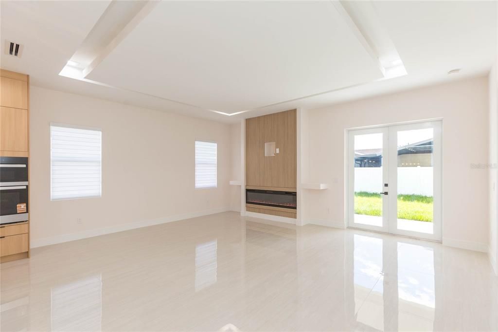En Venta: $745,000 (4 camas, 3 baños, 2388 Pies cuadrados)