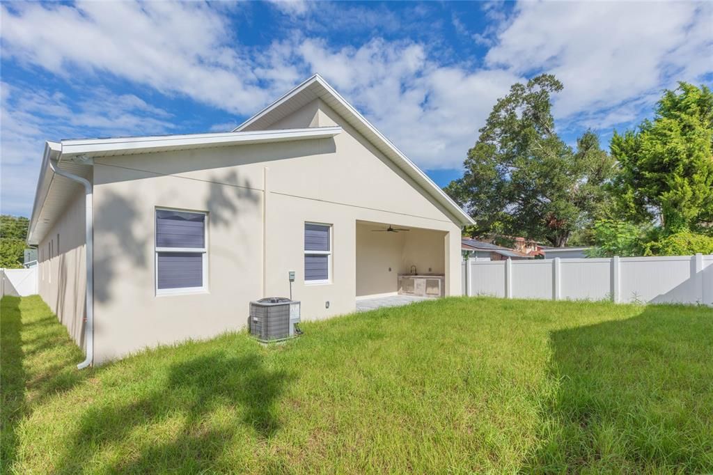 En Venta: $745,000 (4 camas, 3 baños, 2388 Pies cuadrados)
