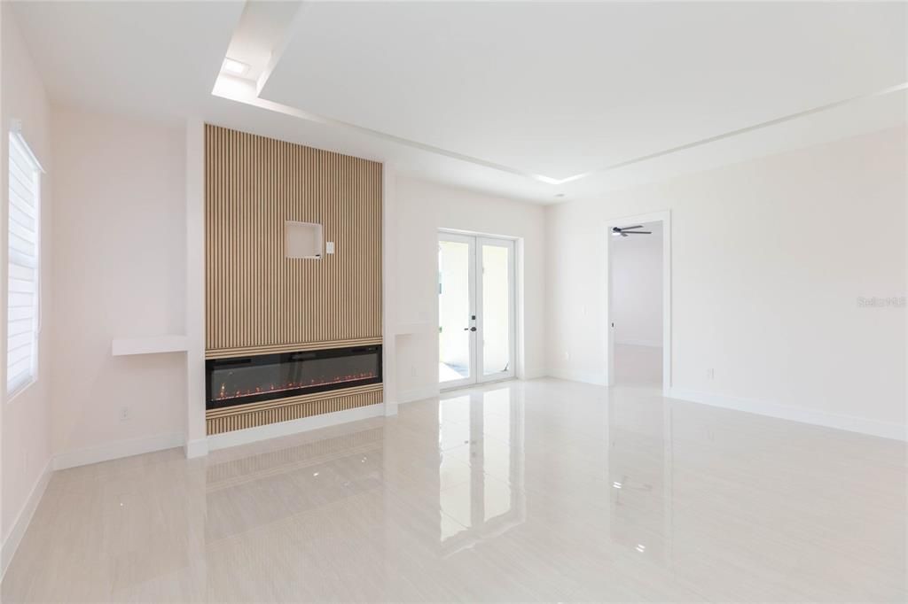 En Venta: $745,000 (4 camas, 3 baños, 2388 Pies cuadrados)