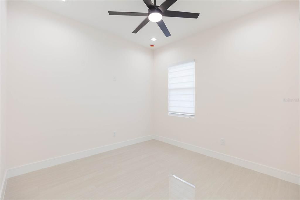 En Venta: $745,000 (4 camas, 3 baños, 2388 Pies cuadrados)