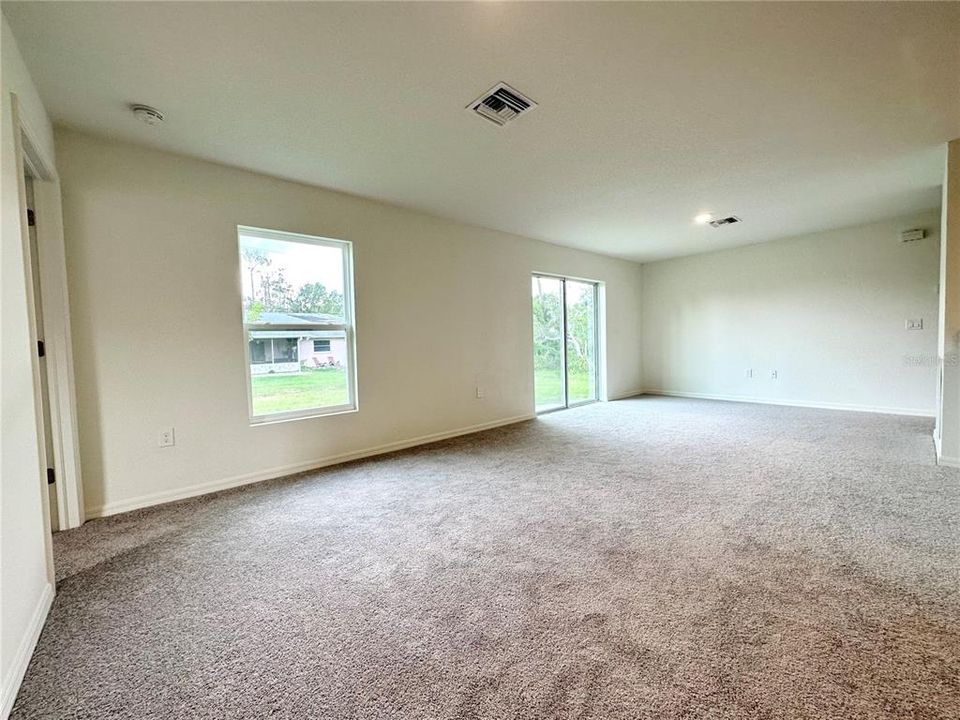 For Sale: $269,900 (3 beds, 2 baths, 1214 Square Feet)