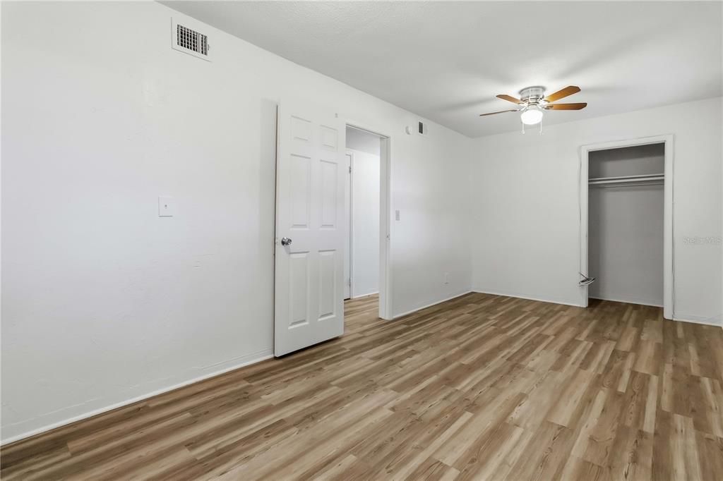 For Sale: $169,999 (3 beds, 1 baths, 1011 Square Feet)