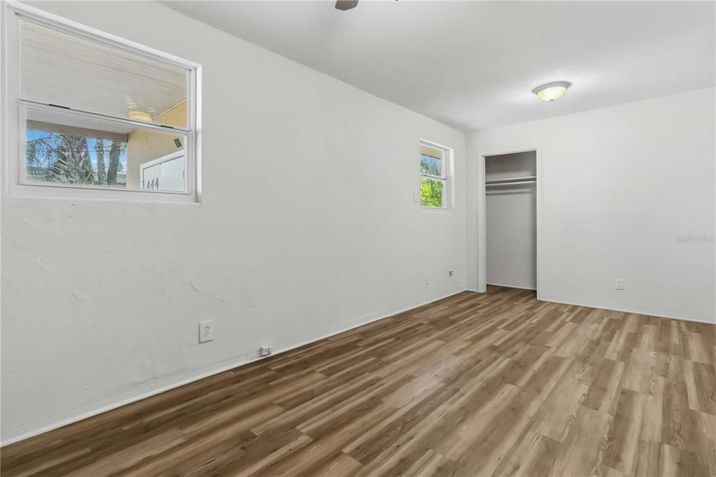 For Sale: $169,999 (3 beds, 1 baths, 1011 Square Feet)
